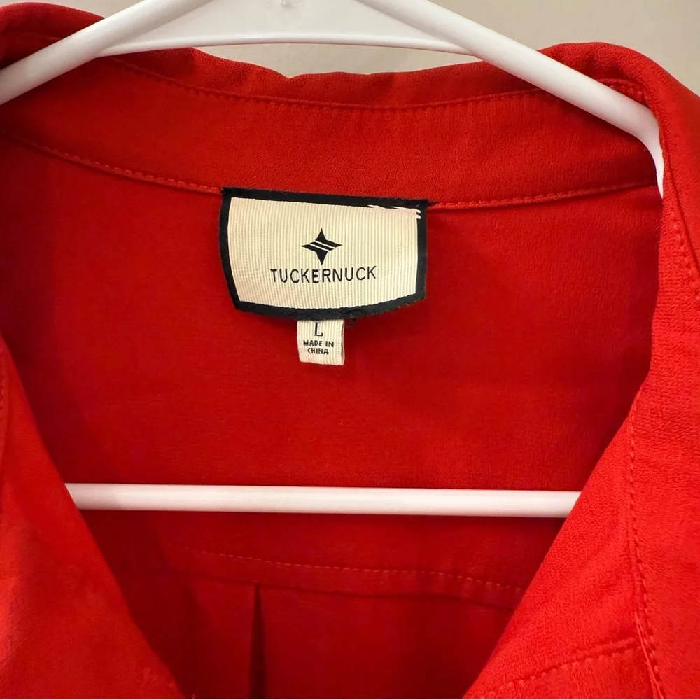 Tuckernuck Callahan Shirt Dress Red Crepe Swing Ruffle Hem Pockets Size Large - Picture 2 of 8